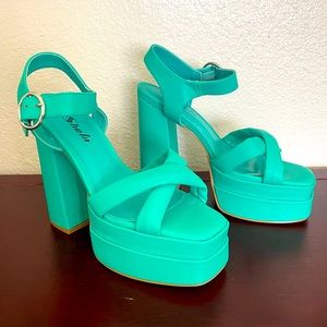 Chunky platform strappy heeled sandals
